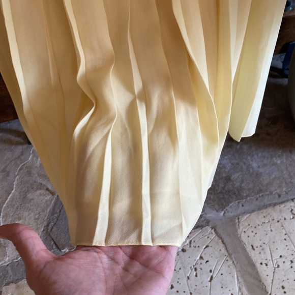 Romantic & Flirty MNG Soft Buttery Yellow Pleated Fit & Flare Midi Dress Size 6 - Picture 7 of 9